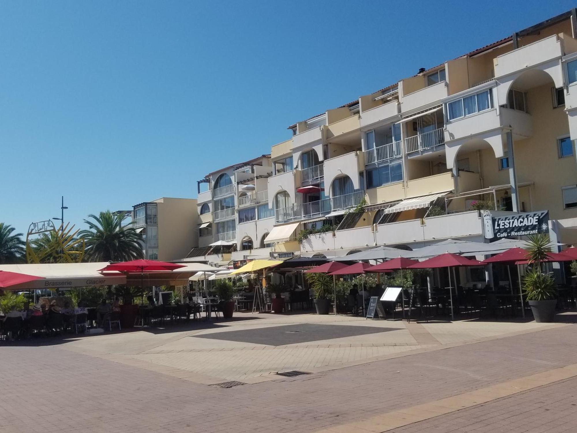 Marina Des Quilles, Grand T2 Climatise, Proche Plage, Parking Prive Appartement *