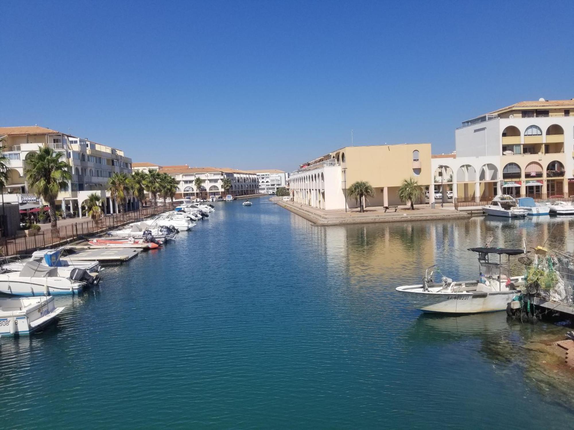 Appartement Marina Des Quilles, Grand T2 Climatise, Proche Plage, Parking Prive *